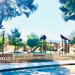 Sunandbed Punta Del Cavall * سالو